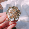 Euro American Camellia Alloy Pearl Brooch Korean for Women Girl Coat Sweater Accessories Chain Badge Fashion Jewelry Handmade